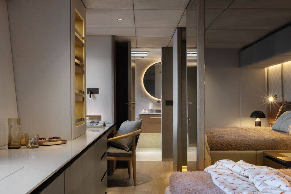 otoctone-catamaran-corse-master-suite